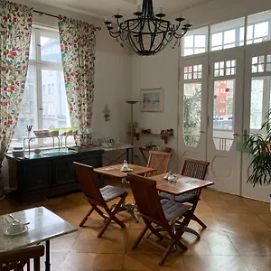 https://hotel-pension-senta.find-berlin-hotels.com